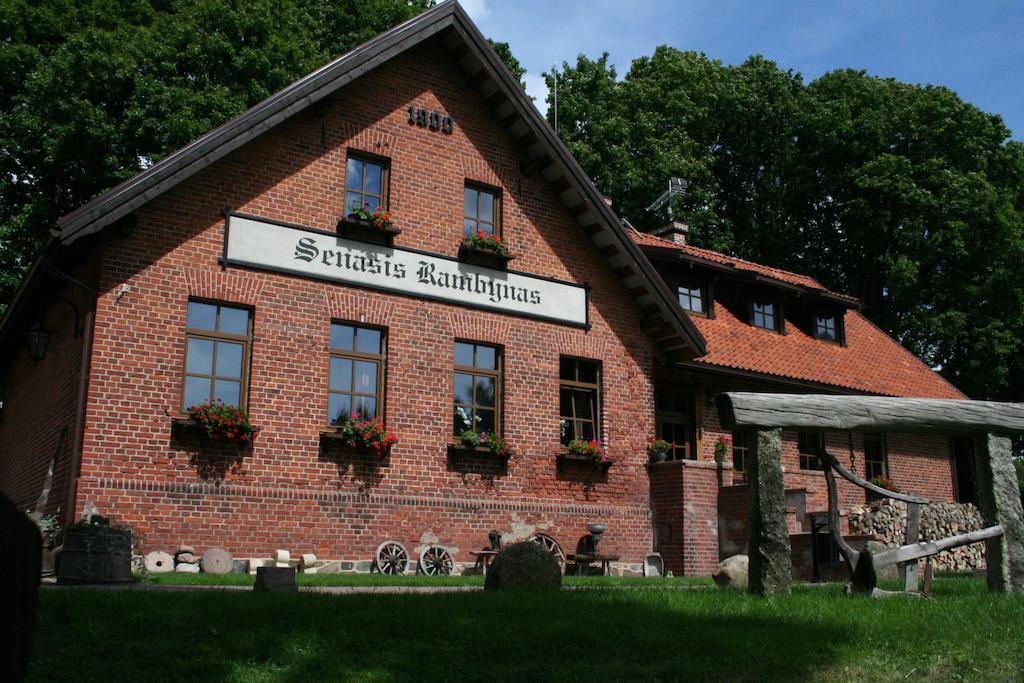 Hotel Senasis Rambynas Lumpenai Exteriér fotografie